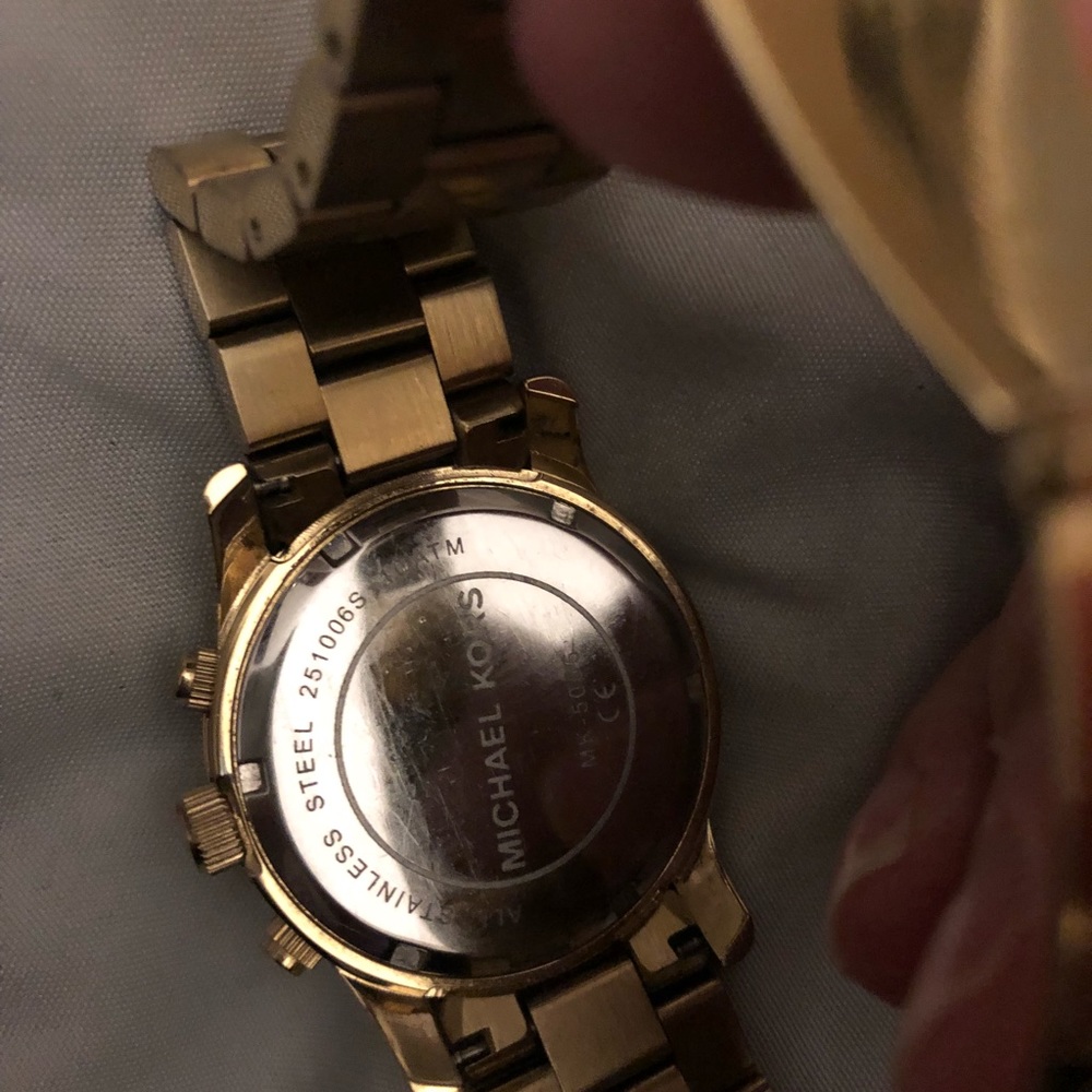 Michael Kors Gold chronograph watch - Picture 4 of 5
